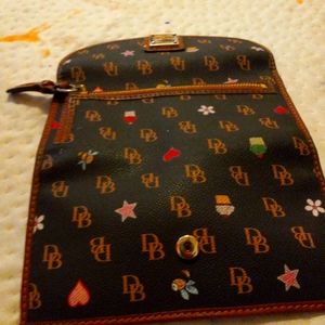 Dooney and bourke 1975 wallet